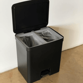 Lixeira de Pedal Trium Duplo Compartimento Preto 20 Litros - Ela Decora